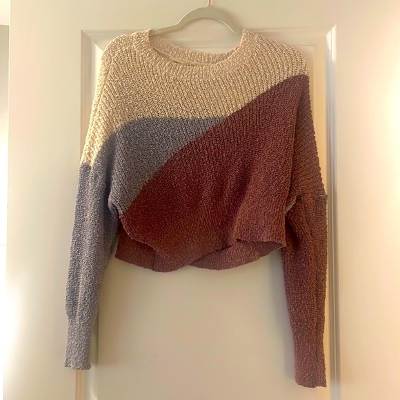 debut Sweaters - Color-blocked‎ cropped slouchy sweater